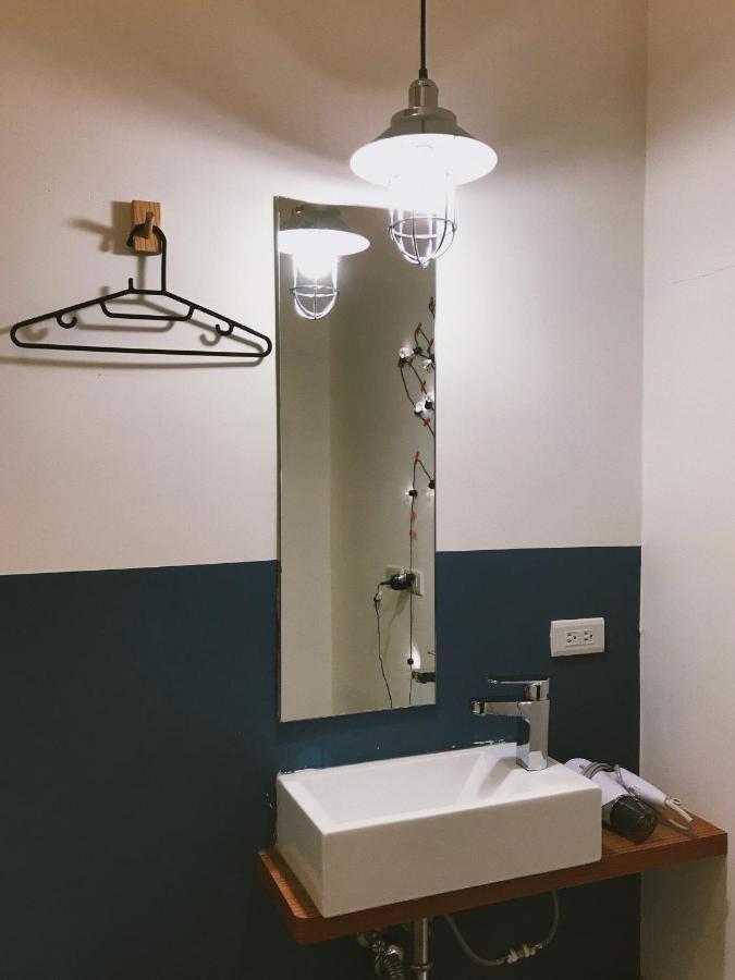Plainstay Hostel Тайпей Екстериор снимка